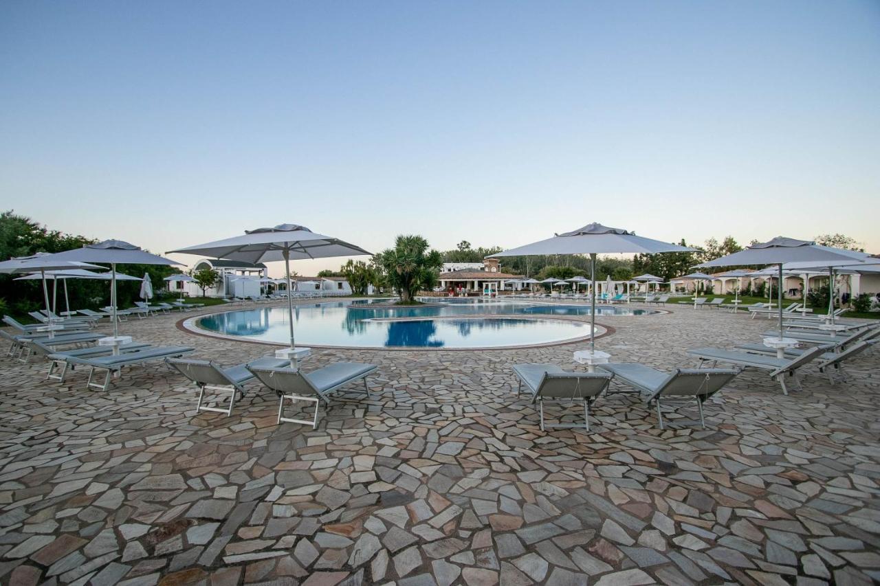 Limone Beach Resort กัสเตียดาส ภายนอก รูปภาพ